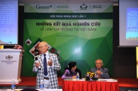 GS TSKH Trịnh Tam Kiệt trình bày báo cáo